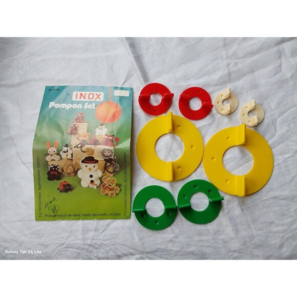 Vintage 1970s Inox set of 4 pompon makers plastic 4 different sizes instructions - Picture 2 of 10